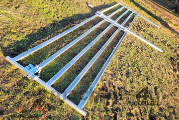 (8022)   Galv. Entrance Panel & Gate (Complete) (Euroa, VIC)