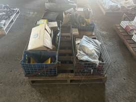 Assorted John Deere Parts - picture0' - Click to enlarge