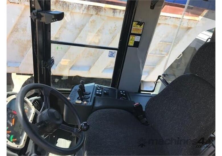 caption 2011 Caterpillar IT38H Integrated Tool Carrier - 2,700 Hours, Bucket & Adjustable Forks!