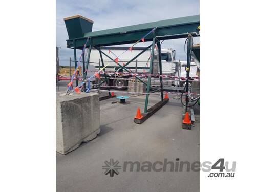 caption High-Quality Custom Built, 6m Long Conveyor w built in scale unit - REDUCED