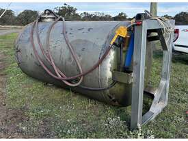 HEAVY DUTY 3000 L FUEL TANK - picture0' - Click to enlarge