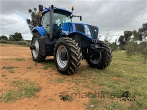 caption NEW HOLLAND T8.390 TRACTORS