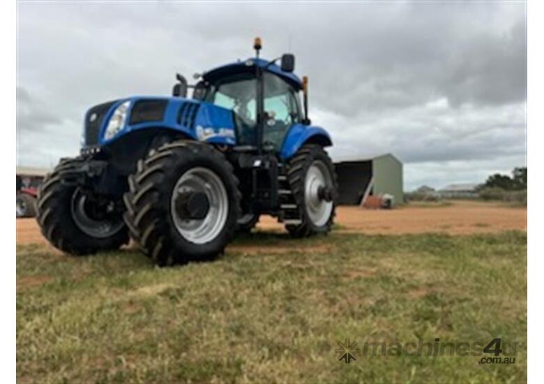 caption NEW HOLLAND T8.390 TRACTORS