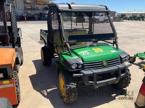 caption John Deere Gator XUV 855E ATV 4WD