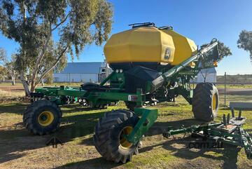 JOHN DEERE 1910 TOW BEHIND AIR CART