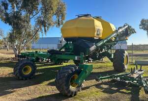 JOHN DEERE 1910 TOW BEHIND AIR CART