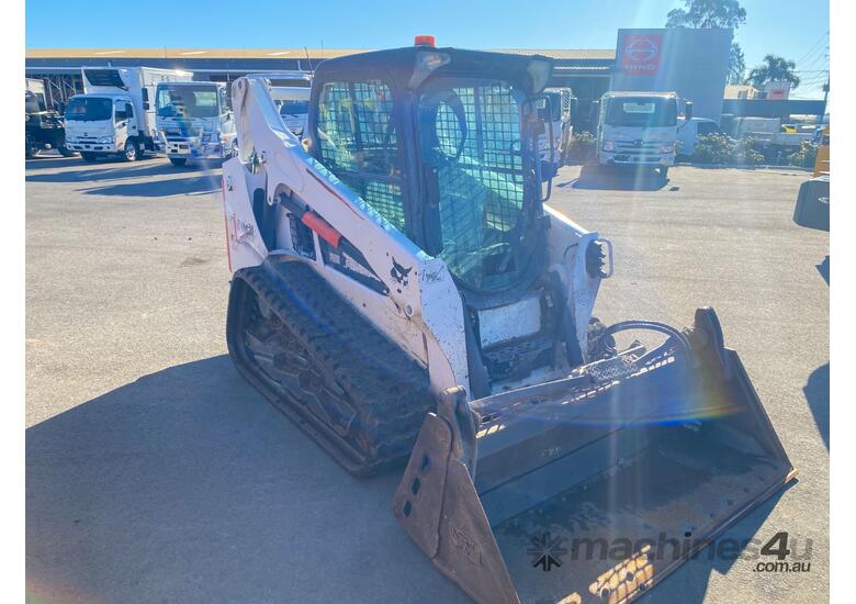 caption 0000 BOBCAT T590 Tracked Skidsteer Loader