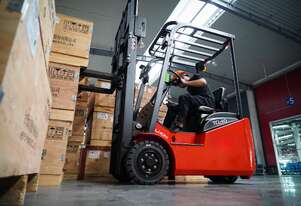 EP 1-ton Compact Forklift for Tight Lifts