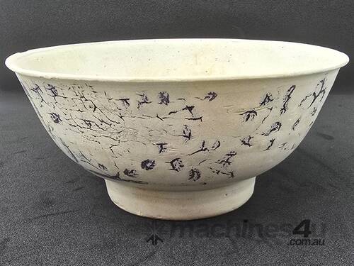 caption LARGE TEK SING TREASURE SHIPWRECK GLAZED BOWL