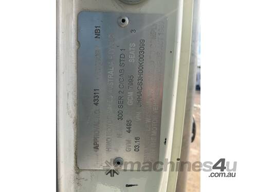 caption 2016 Hino 300 series Table Top