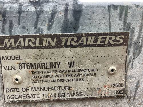 caption 2000 Marlin Single Axle Boat Trailer