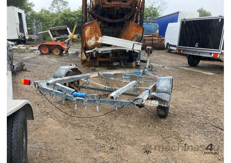 caption 2000 Marlin Single Axle Boat Trailer