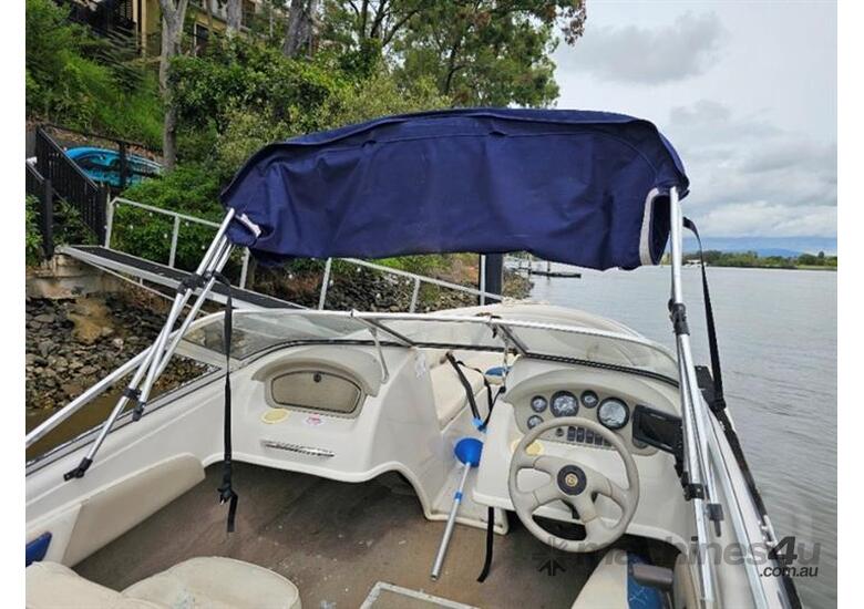 caption 2001 Reinell 185 BR