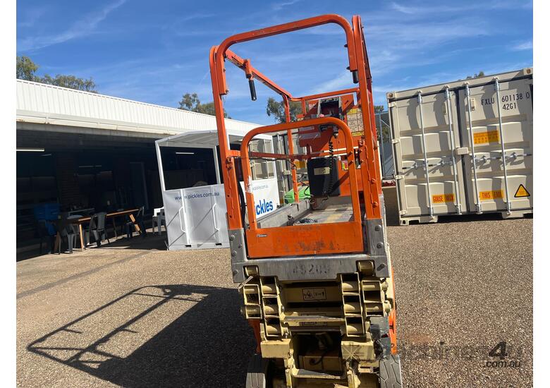 caption 2014 JLG 1930ES Scissor Lift (Electric)