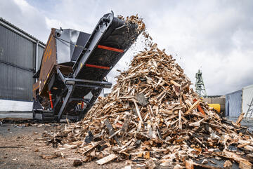 Doppstadt CoreShred 250: The Ultimate Industrial Shredder Fully Loaded & Ready to Perform