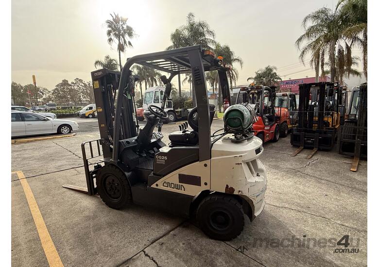 2.5 Tonne Crown Forklift For Sale