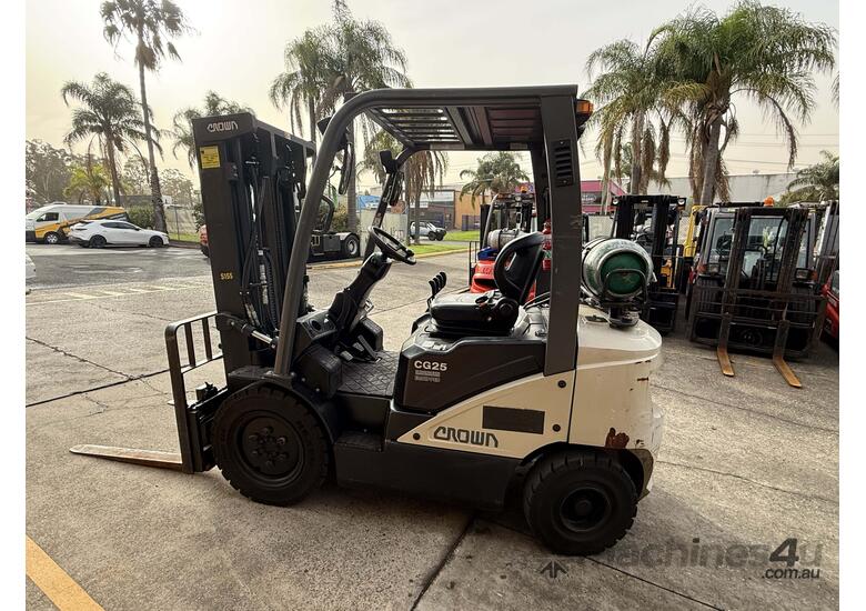 2.5 Tonne Crown Forklift For Sale