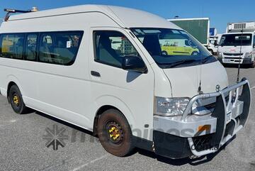 Toyota   Commuter 200