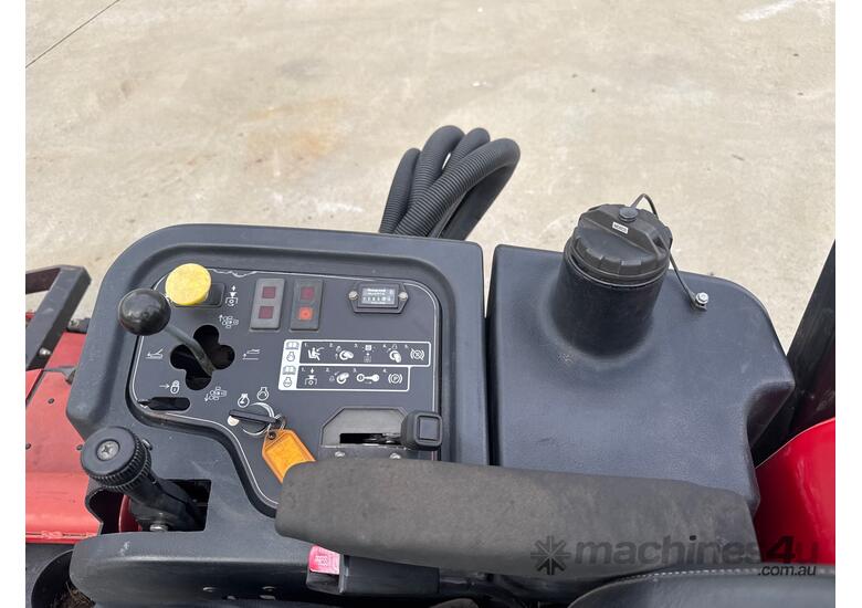 caption 2016 Toro Ground Master 3500D Ride On Mower
