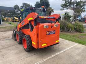 2017 Kubota SSV65 - picture1' - Click to enlarge