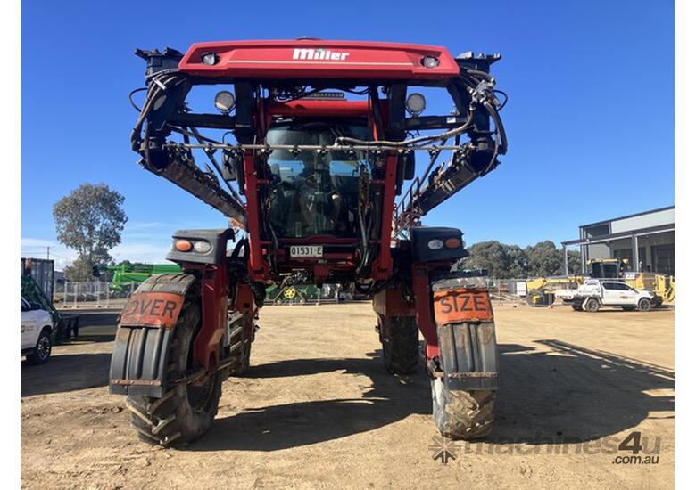 2013 Miller NITRO 5333 Sprayers