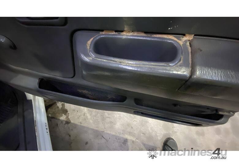 caption 1999 Nissan Navara 4x2 DX Single Cab Diesel (Manual)