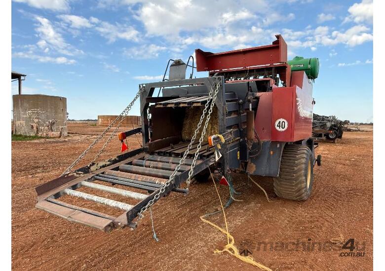 1998 New Holland D120 Large Square Baler