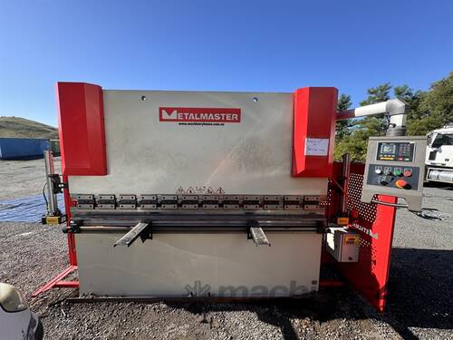 caption METALMASTER Hydraulic NC Press Brake