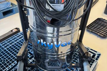 SkyVac Internal 78 Industrial Wet & Dry Vacuum System + SkyVac Internal Telescopic Pole Set