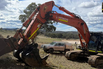 Hitachi Zaxis 360LC, 36ton, attachments, E.M.U.S MS1122