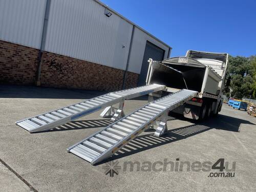 6m 5Tonne Center Supported Loading Ramps