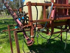 Boom spray - picture0' - Click to enlarge