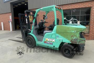 Mitsubishi   5.5T Forklift