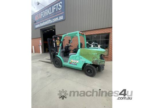Mitsubishi 5.5T Forklift