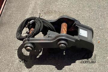 Caterpillar   305E Quick Hitch