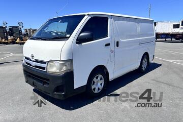 Toyota 2011   Hiace Diesel