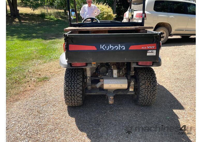 Kubota 520 RTV side by side