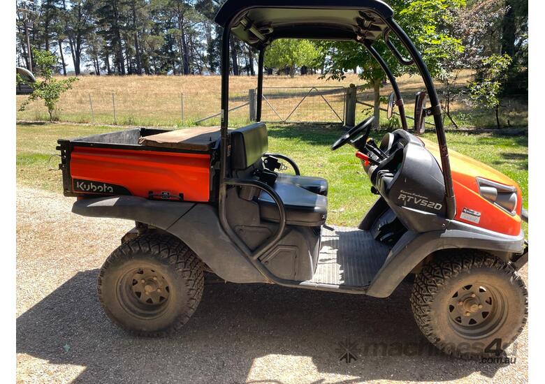 Kubota 520 RTV side by side