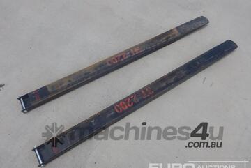 Un  2200mm Forklift Extension