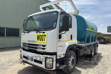 2018 Isuzu FVZ 260 300 6x4 Water Truck