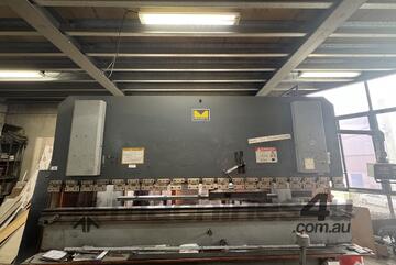 Hydraulic Press Brake WC67K-125/4000 125T x 4m Good Working Condition