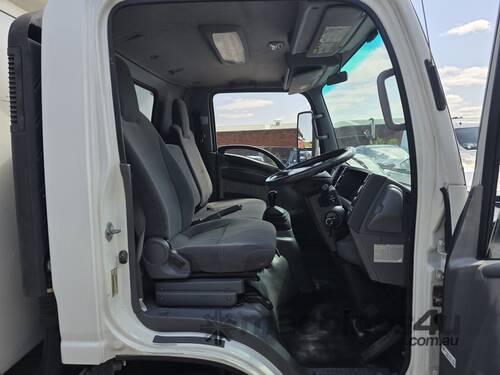 2014 Isuzu NPR 400  4x2 Pantech (Manual) (Tailgate Loader)