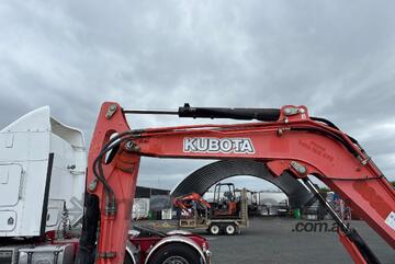 Kubota KX040-4 Excavator (Rubber Tracked)
