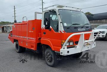 Isuzu   NPS300