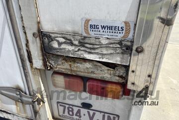 Hino 2014   300 4x2 Pantech