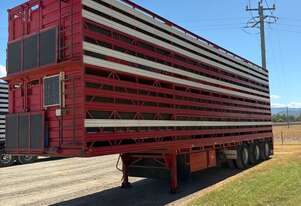 BYRNES CONVERTIBLE 2 BY 4 DECK SHEEP/ CATTLE CRATE