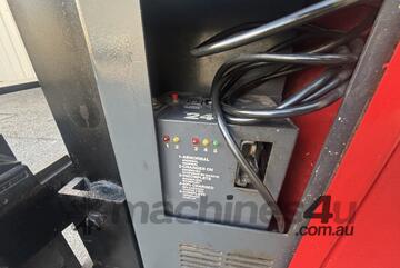 2005 Raymond 911910 Electric Walkie Stacker