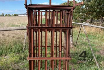 VINTAGE AJAX WOOL PRESS WITH TOP FRAME