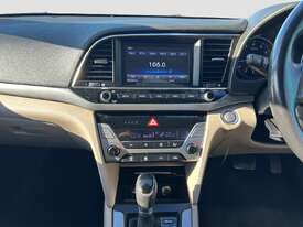 2017 Hyundai Elantra Elite Petrol - picture2' - Click to enlarge