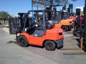 TOYOTA 42-7FG30 7 SERIES 3.0T WITH CONTAINER MAST - picture0' - Click to enlarge